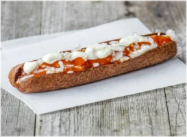 Flexitarian Bastards Love at first bite!Met trots presenteren de Flexitarian Bastards de Vega Frick en Vega Burger:80% minder vet en 50% minder calorieën ten opzichte van de gemiddelde frituur variant.100% veggie snacks zonder concessies op de smaak en bite.gemaakt met aandacht voor mens en milieu.